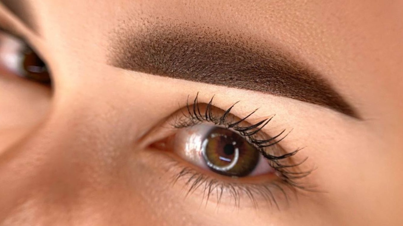 Natürliches Powder-Brows-Ergebnis von Maria Reisig